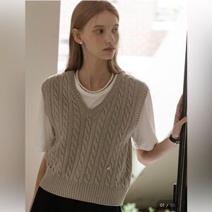 W concept Wool Vest - size xs/s/m